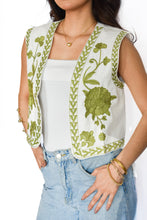 Cargar imagen en el visor de la galería, Chaleco bordado flores