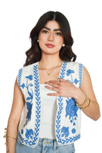 Cargar imagen en el visor de la galería, Chaleco bordado flores