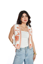 Cargar imagen en el visor de la galería, Chaleco bordado flores