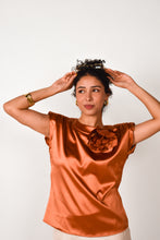 Cargar imagen en el visor de la galería, Blusa “Flor Cobre”

