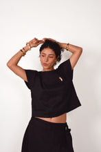 Cargar imagen en el visor de la galería, Conjunto blusa y falda negra
