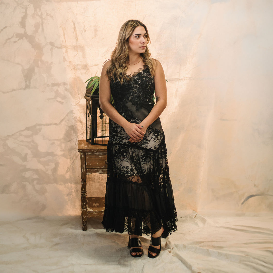 Vestido negro encaje
