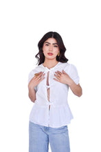 Cargar imagen en el visor de la galería, blusa con abertura en el frente
