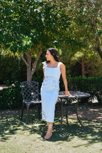 Cargar imagen en el visor de la galería, Vestido floral "Jardín Azul"
