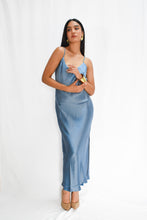 Cargar imagen en el visor de la galería, Vestido satinado "Laguna"
