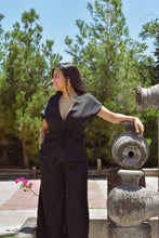 Cargar imagen en el visor de la galería, Conjunto negro "Elegancia"
