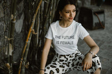 Cargar imagen en el visor de la galería, The future is Female
